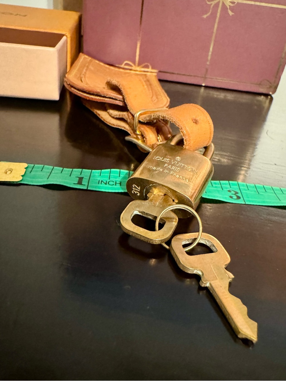Authentic Louis Vuitton Vachetta Luggage Tag Lock 2 Keys 312 & Box Set - Picture 10 of 10